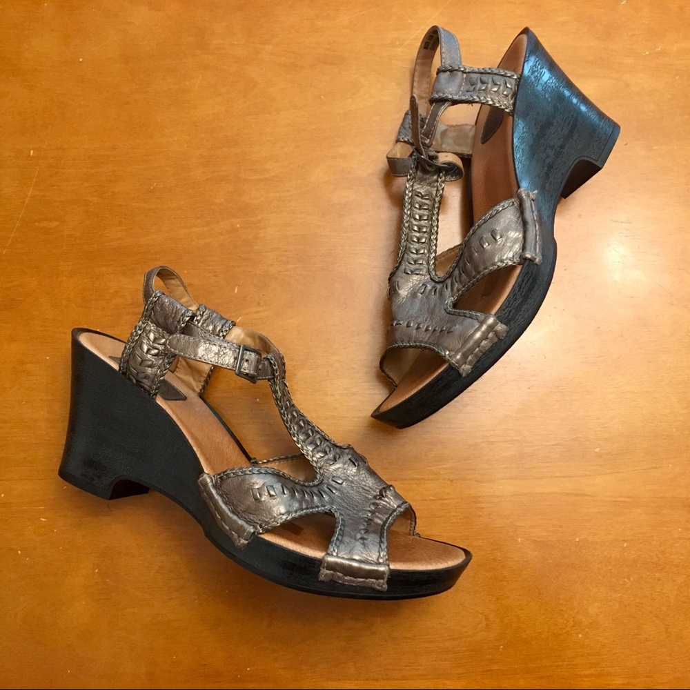 Clarks Leather Bronze T-Strap Wedge Sandal